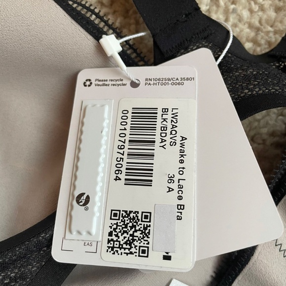 NWT Lululemon Awake to Lace Bra - Picture 3 of 3